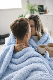 КОМПЛЕКТ ОДЕЯЛО И ВЪЗГЛАВНИЦА "ЗА НЕГО И  НЕЯ"